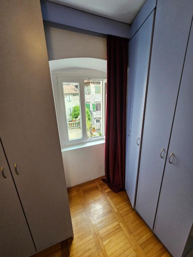 Apartment Ana Paola Котор Екстериор снимка