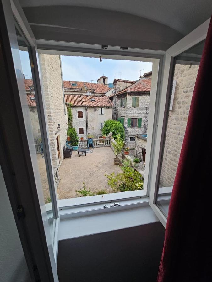 Apartment Ana Paola Котор Екстериор снимка